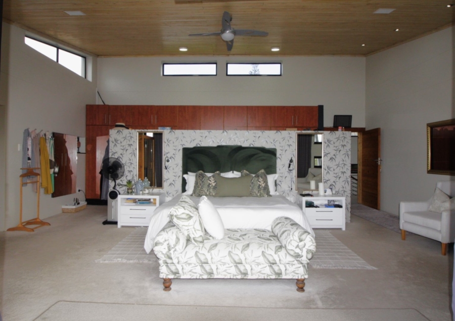 5 Bedroom Property for Sale in Humerail Eastern Cape